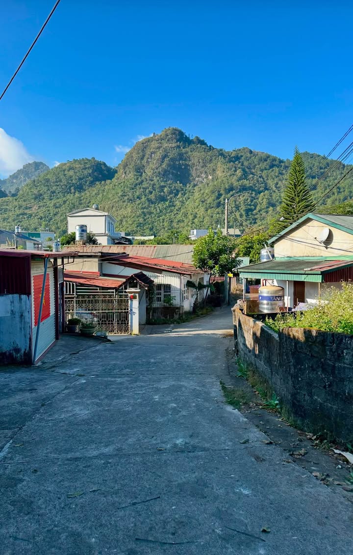 Đất thổ cư 250m² Tổ 8 Tân Phong, Lai Châu - Mặt ngõ ô tô vào tận nơi!