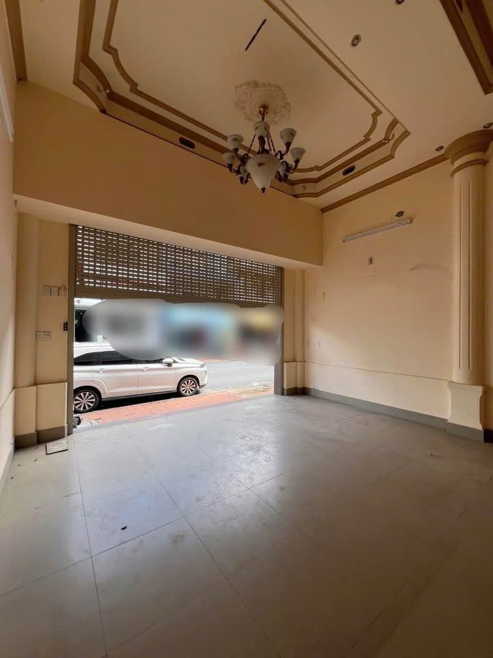 Nhà mặt tiền Chi Lăng, TP Huế 5 phòng ngủ - Phù hợp làm văn phòng, Homestay