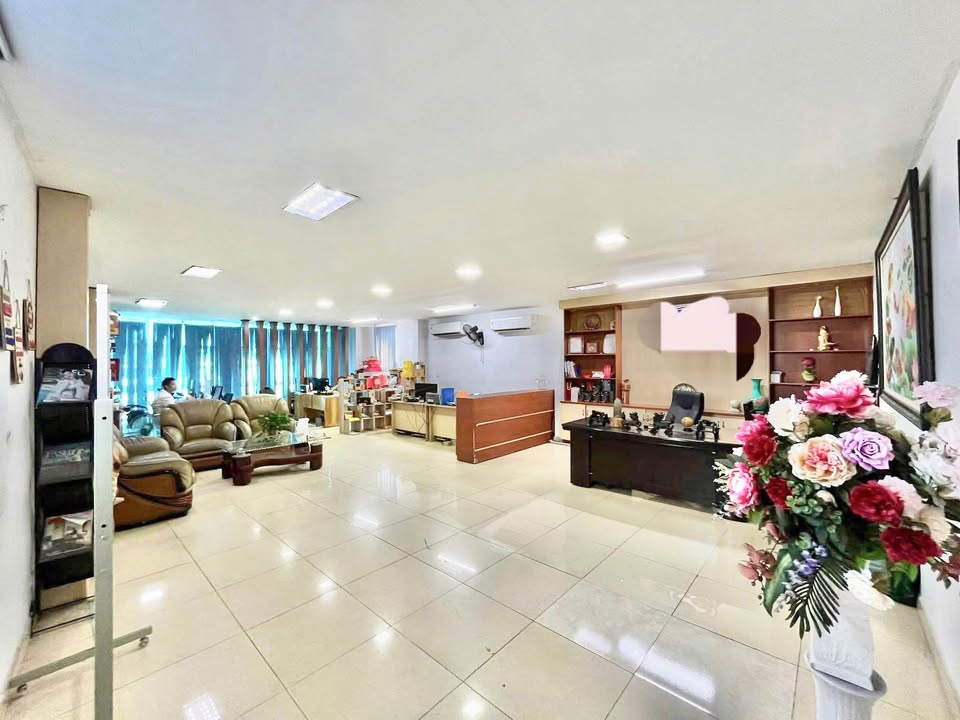 Cho thuê mặt bằng tại Trường Chinh, Kiến An 384m² - Vị trí đắc địa, thang máy hiện đại!