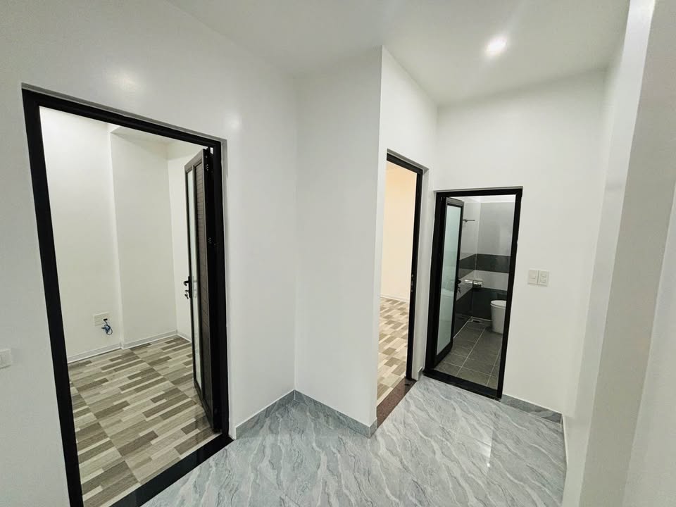 Nhà 3 tầng mới xây tại Ngô Gia Tự, Hải An - Giá chỉ 200 triệu, sẵn sàng vào ở!