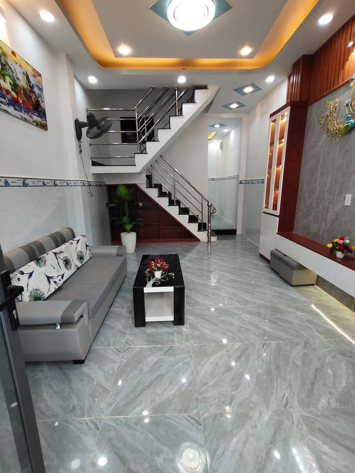 Nhà đẹp Phạm Thế Hiển, Q8, 38m² giá 5.87 tỷ - Vị trí vàng, sang tên ngay!