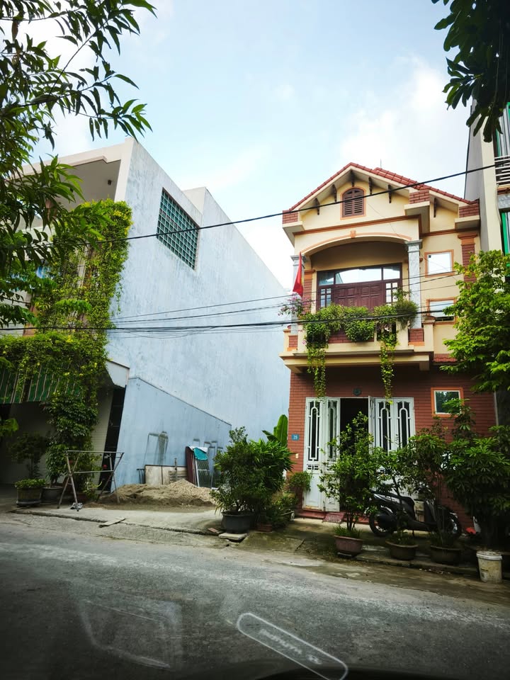 Đất nền TĐC Tiên Cát 97m² giá 3.9 tỷ - Đường rộng, dân cư đông đúc!