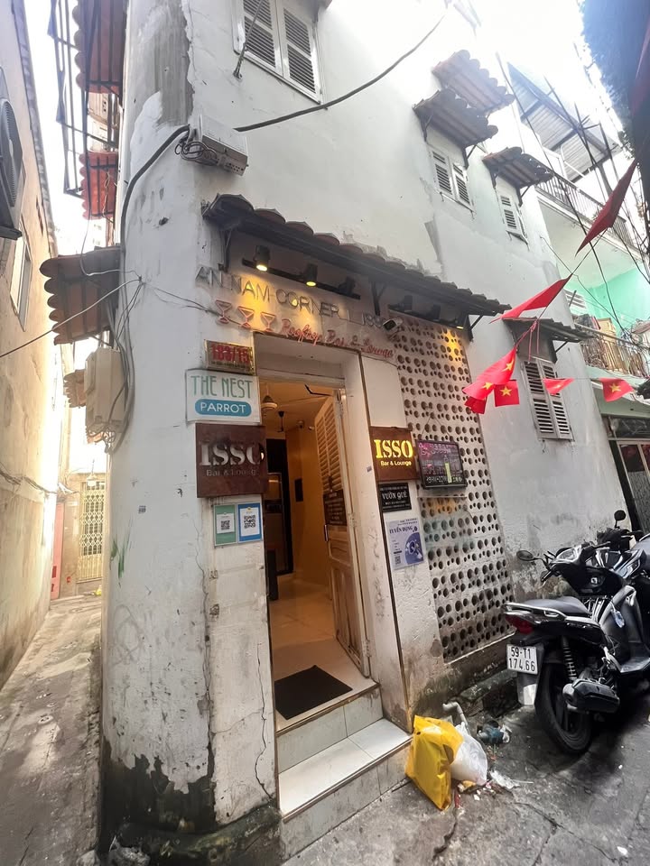 Mặt bằng cho thuê tại Bùi Viện, Quận 1 - Khu phố tây nhộn nhịp, chỉ 10 triệu/tháng!