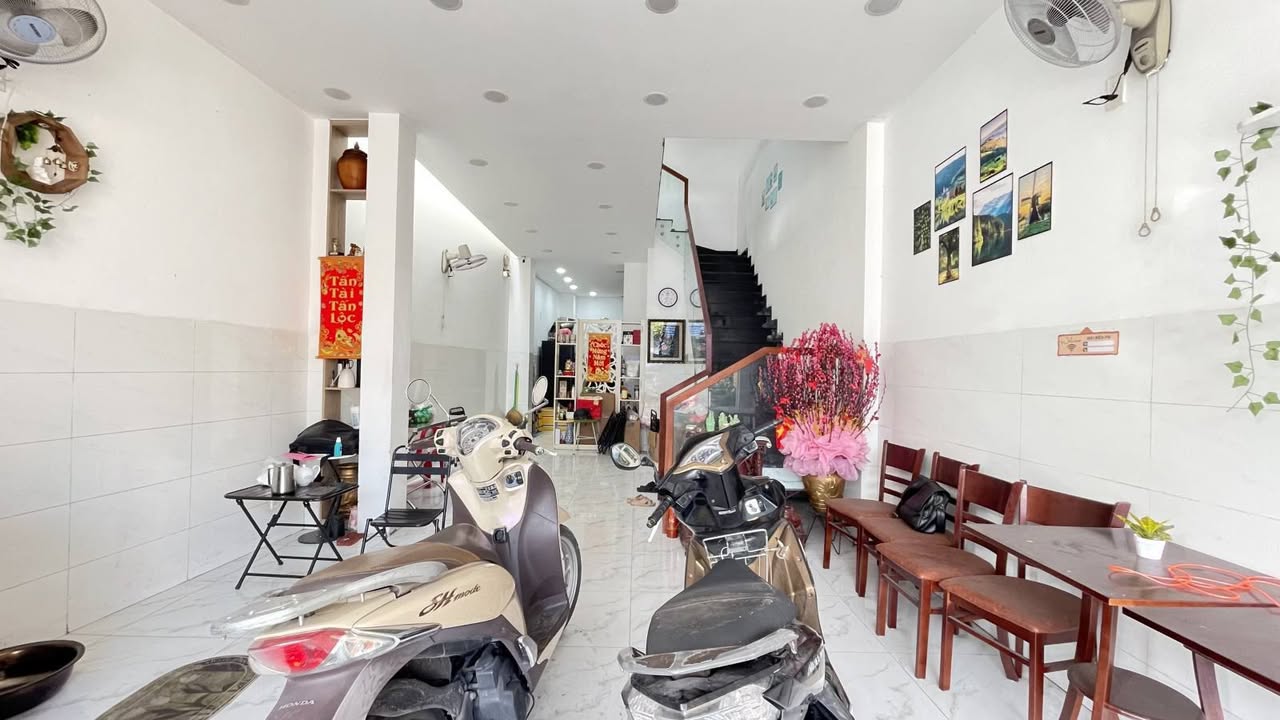 Nhà mặt tiền Kênh Tân Hóa, Tân Phú - 63m² giá 9 tỷ - Kinh doanh siêu đỉnh!