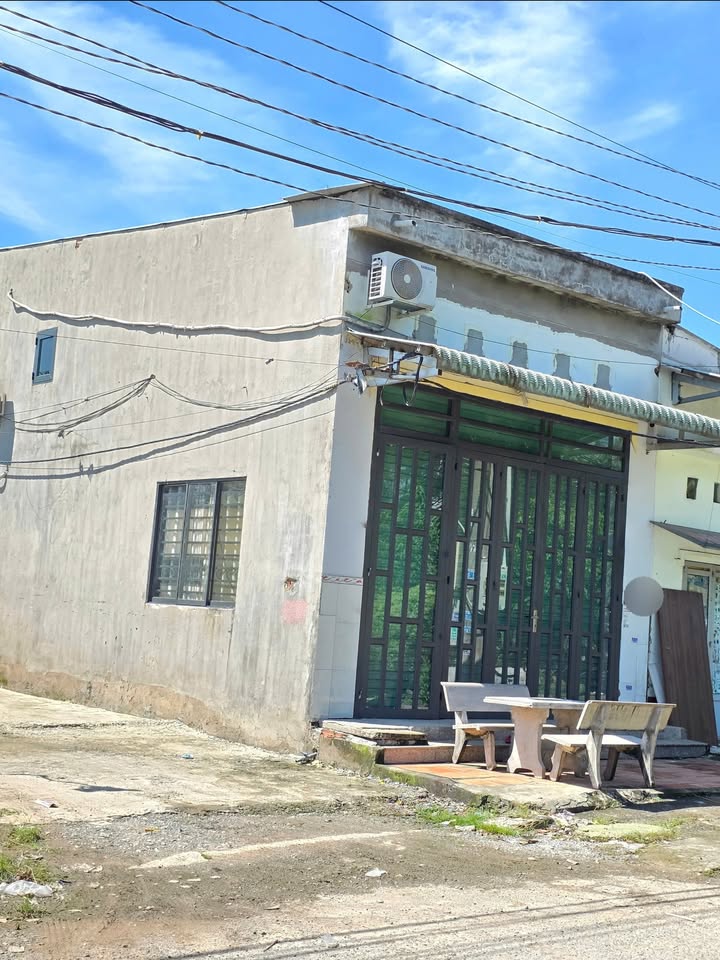 Nhà cấp 4 128m² giá 3.2 tỷ - Gần chợ Phú Phong, Bình Chuẩn!