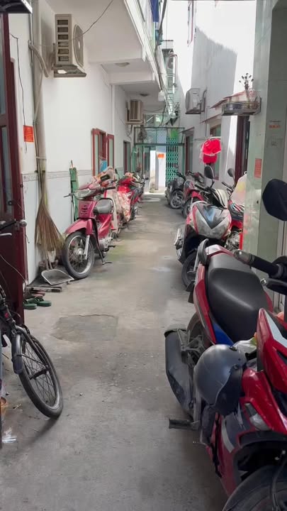 Nhà bán gấp Hẻm Ngân hàng BIDV, Quận 8, 17.6m² giá 1.9 tỷ - Cơ hội sở hữu ngay!