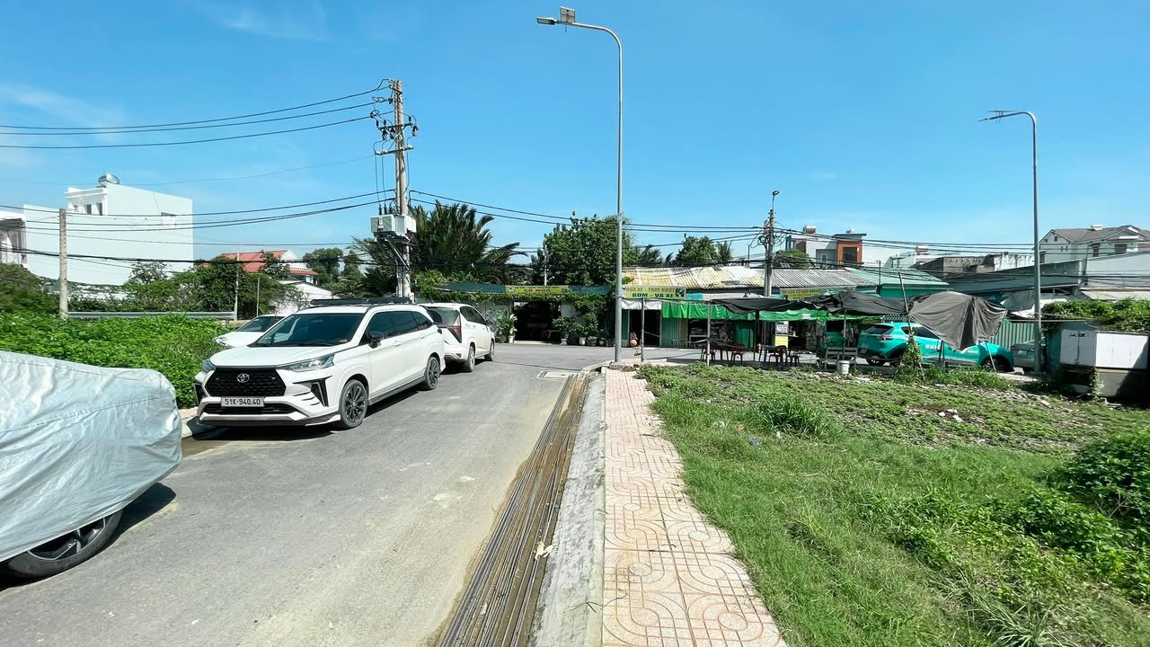 Đất mặt tiền Hiệp Bình Chánh 74m² giá 6.8 tỷ - Đầu tư tiềm năng ngay tại trung tâm!