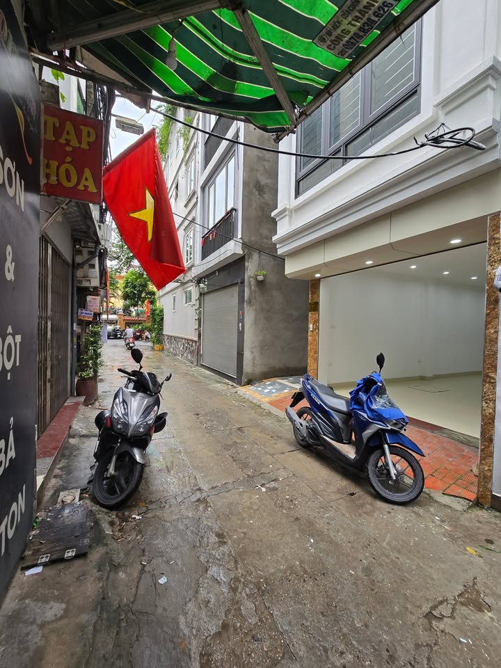 Nhà lô góc Kim Giang, Thanh Liệt 45m² giá 12 tỷ - Đường thông kinh doanh, thương lượng ngay!