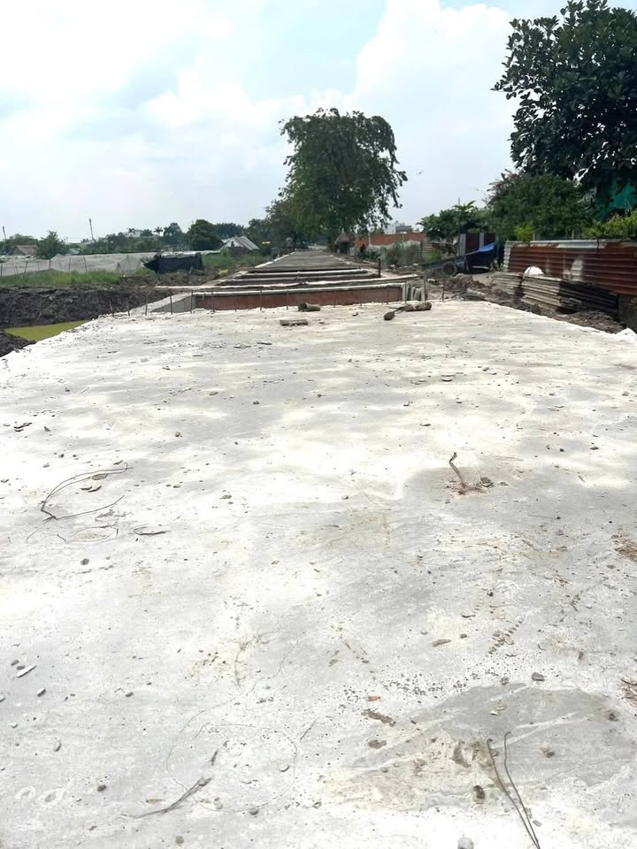 Đất vườn Hóc Môn 670m² giá 2.35 tỷ - Đầu tư sinh lời ngay!