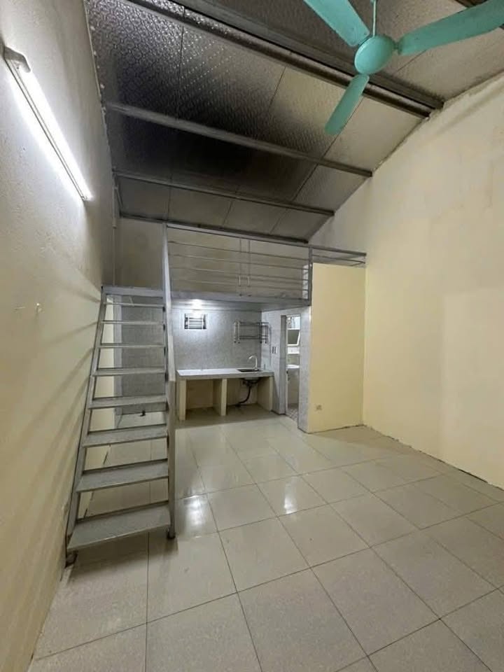 Nhà cấp 4 cho thuê tại Giang Biên 26m² giá 2.2 triệu - Không chung chủ, thoáng mát!