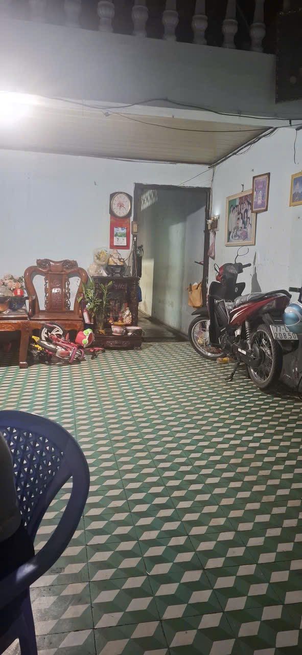 Bán Nhà Mặt Tiền 1,5 Tầng Thị Nại Quy Nhơn 152m² giá 1,55 tỷ - Sổ Đỏ Chính Chủ!