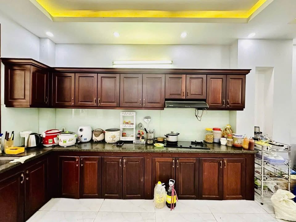 Nhà bán Thành Thái Quận 10, 84m² chỉ 15.7 tỷ - Kinh doanh sầm uất, 2 mặt tiền!