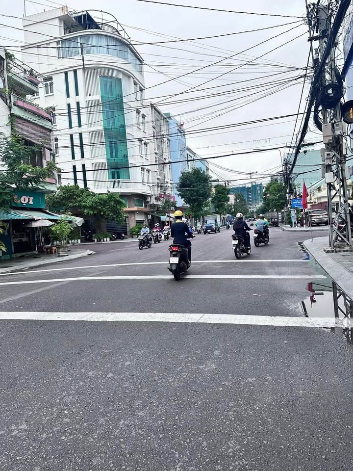 Nhà mặt tiền đường Lê Hồng Phong, Quy Nhơn 53m² giá 9.5 tỷ - Vị trí đắc địa, kinh doanh sầm uất!