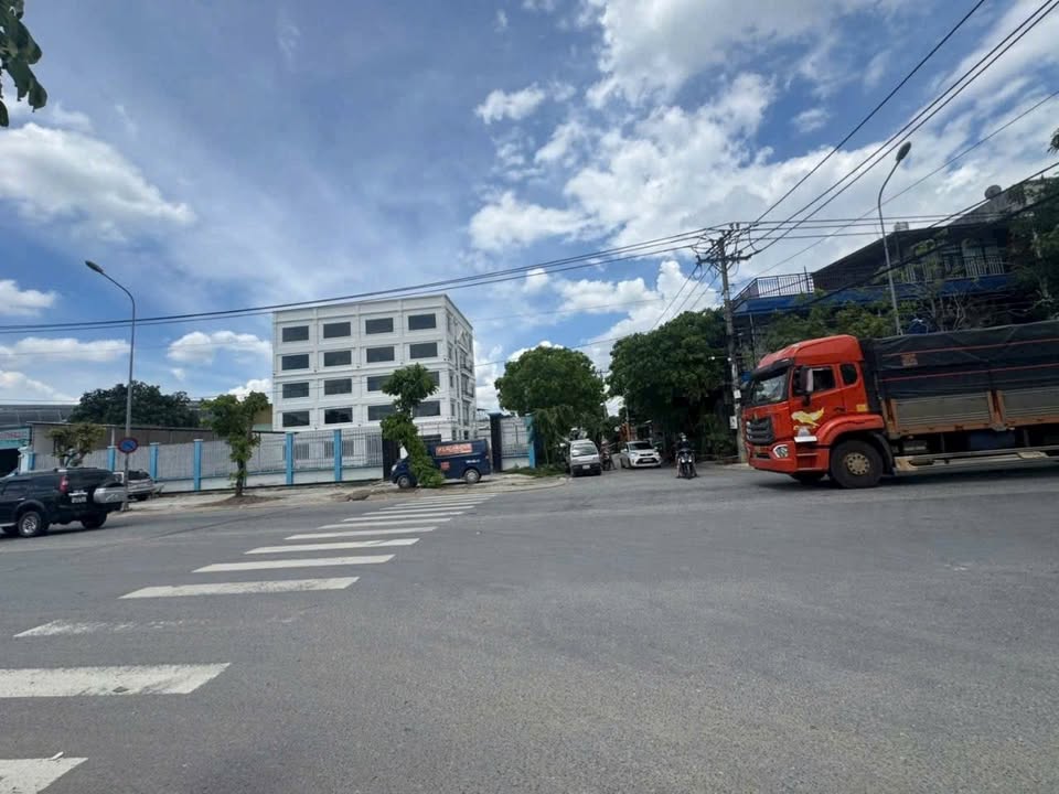 Đất góc 2 mặt tiền Lê Thị Riêng, Thới An, 1400m² giá 90 tỷ - Cơ hội đầu tư đắc địa!