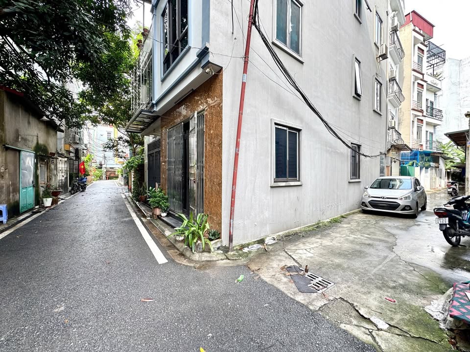 Đất Đức Giang 43m² giá 6 tỷ - Sổ đỏ đẹp, ô tô đỗ cửa!