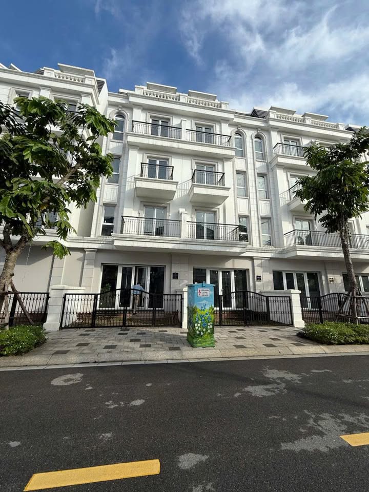 Bán gấp Townhouse Eurowindow Twin Park Trâu Quỳ 75m² giá 19 tỷ - Hoàn thiện đẹp mắt!