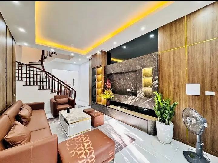 Nhà mặt phố Nguyễn Văn Lộc 45m² giá 10.5 tỷ - Cơ hội kinh doanh hiếm có!