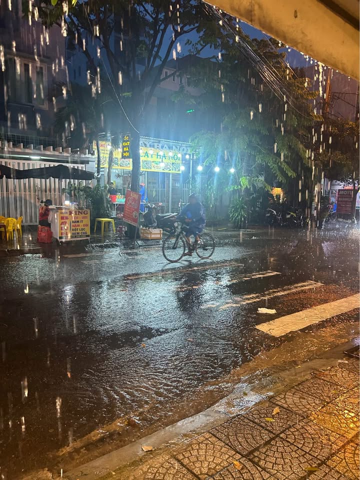 Nhà riêng mặt tiền Phạm Cự Lượng, Đà Nẵng 70m² giá 5 tỷ - Nở hậu, gần biển!