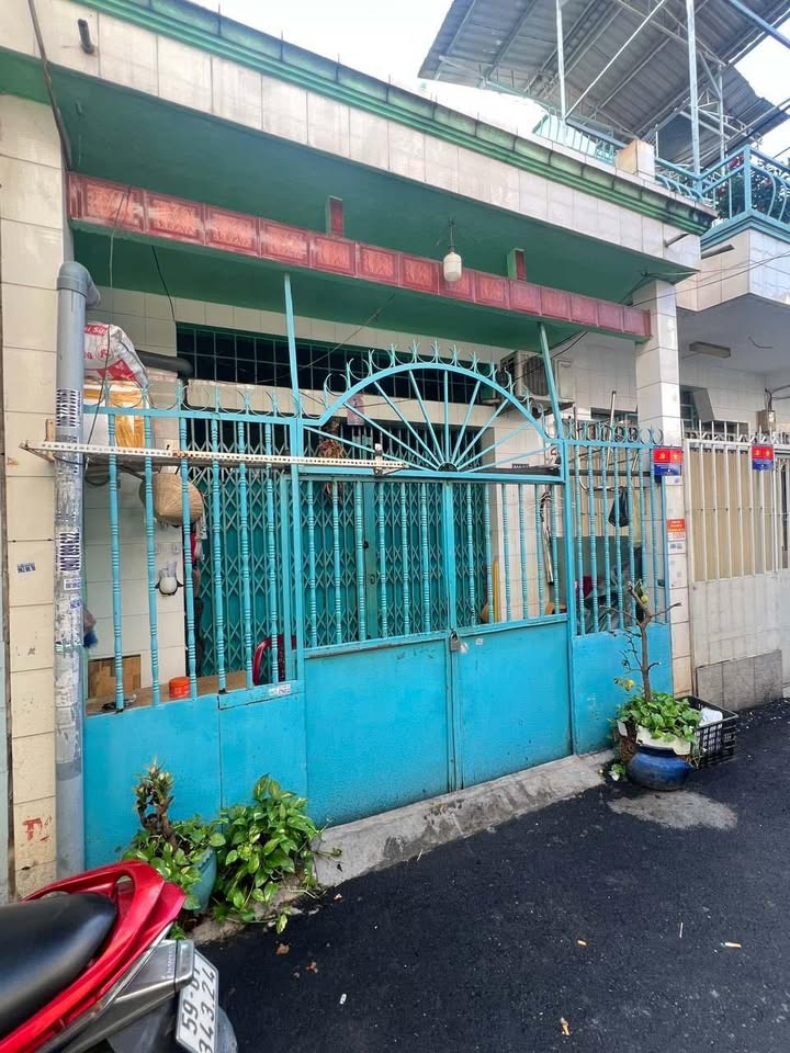 Nhà cấp 4 Bà Hom, Quận 6, 48m² giá 6.1 tỷ - Hẻm xe hơi, chính chủ bán gấp!