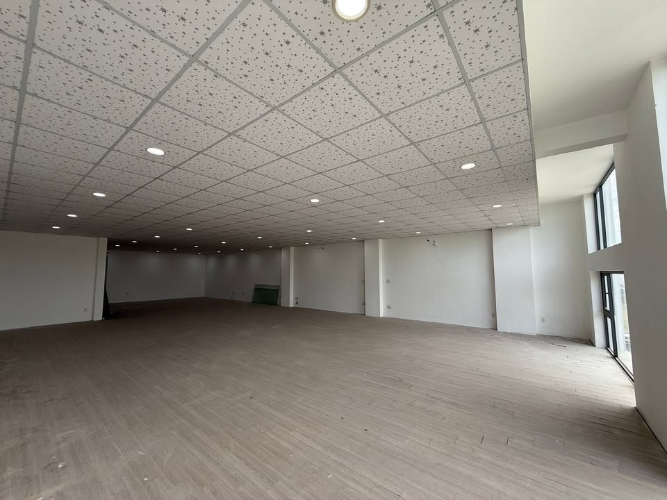 Cho thuê mặt bằng 3 tầng đường Nguyễn Phước Lan, Đà Nẵng - Diện tích 500m², phù hợp kinh doanh!