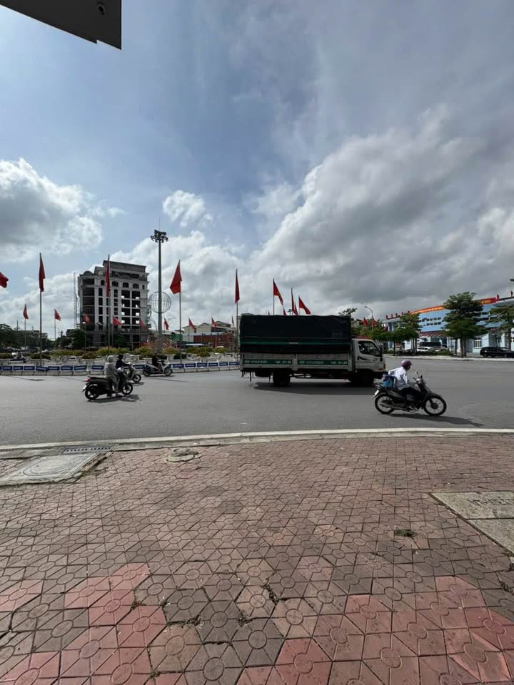 Nhà 3 tầng 42.5m² Trần Thành Ngọ, Kiến An - Hướng Đông Bắc, Kinh doanh tuyệt vời!