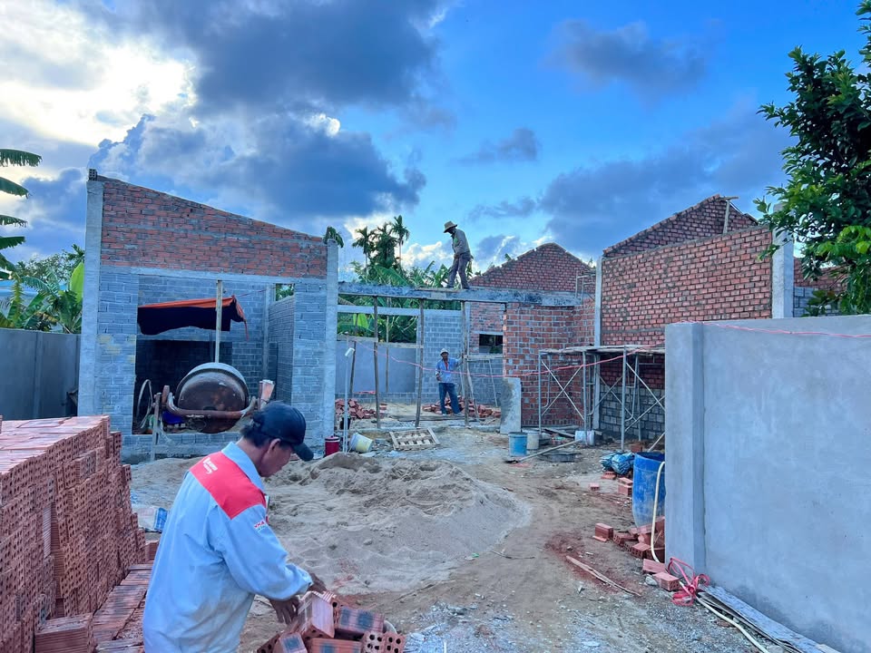 Nhà vườn 500m² mặt tiền Đinh Thị Thôi, Hòa Tiến - Giá thỏa thuận cực hấp dẫn!