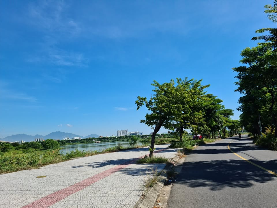 Đất biệt thự đường Nguyễn Đình Thi, Hòa Xuân, Cẩm Lệ 600m² - Hướng Đông, giá 36 tỷ!