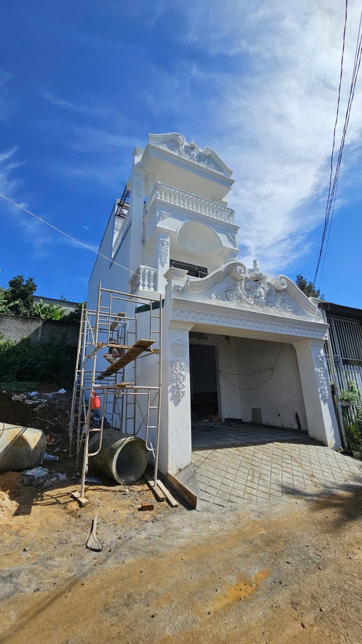 Nhà 2 lầu Bảo Lộc 90m² giá 3.3 tỷ - Nhà mới đẹp, dọn vào ở ngay!