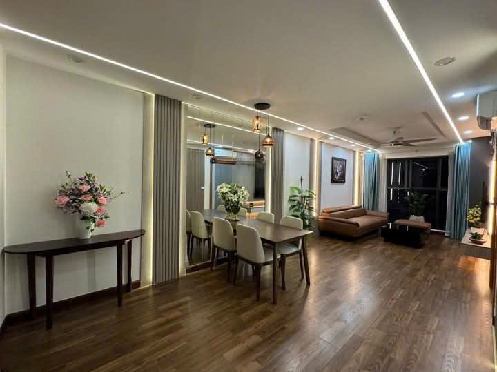 Chung cư 137 Nguyễn Ngọc Vũ, quận Cầu Giấy, 115m² giá 8 tỷ - Sổ đỏ lâu dài!