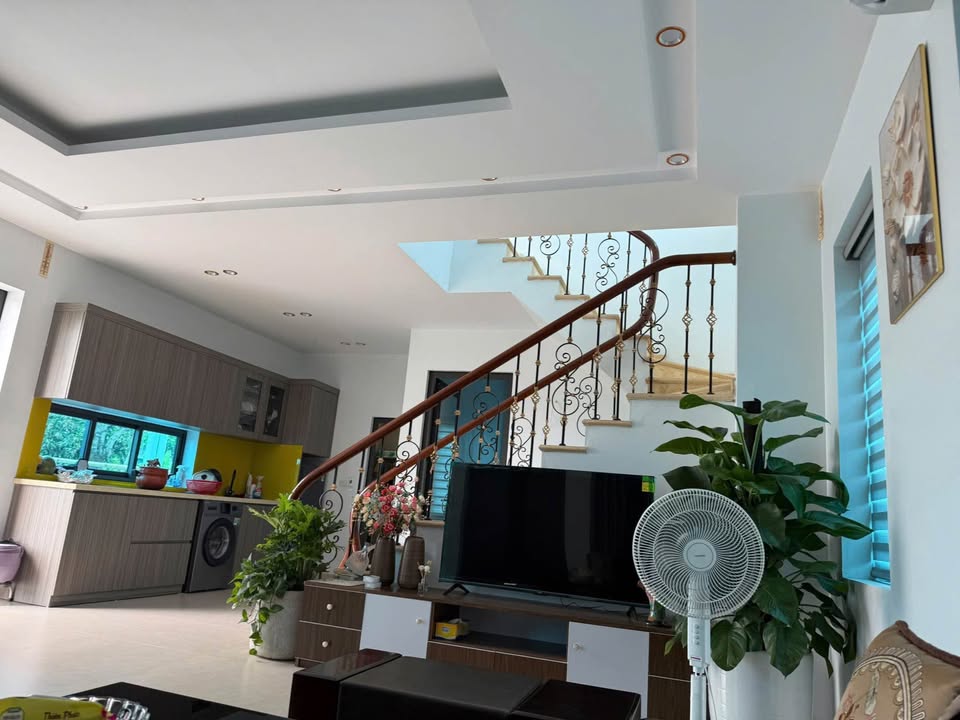 Nhà phố Nhuận Trạch Lương Sơn Hòa Bình 263m² giá 6 tỷ - Sẵn nhà nội thất đầy đủ!