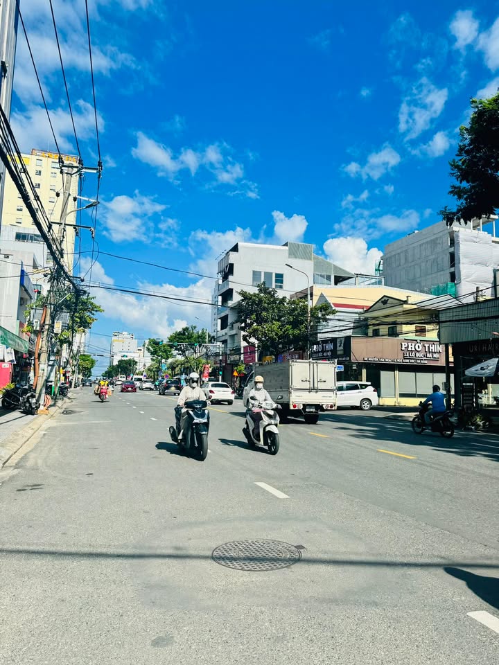 Bán nhà mặt tiền Nguyễn Văn Thoại, Sơn Trà, Đà Nẵng 122m² giá 30 tỷ - Cơ hội đầu tư hấp dẫn!