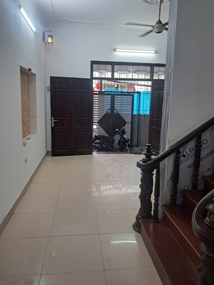 Nhà nguyên căn 75m² ngõ 100 phố Bắc Cầu giá chỉ 7.5 triệu - Ô tô vào tận nơi!