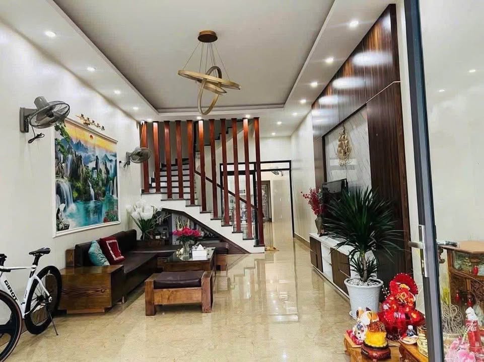 Căn hộ 3 phòng ngủ Hải Yên giá thỏa thuận - Full nội thất đẹp ngay sát biển