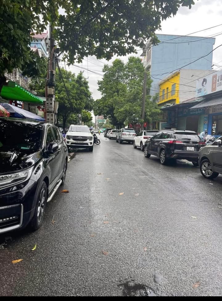 Nhà phố Trần Phú Móng Cái 81m² giá 3 tỷ - Vị trí trung tâm thuận lợi!