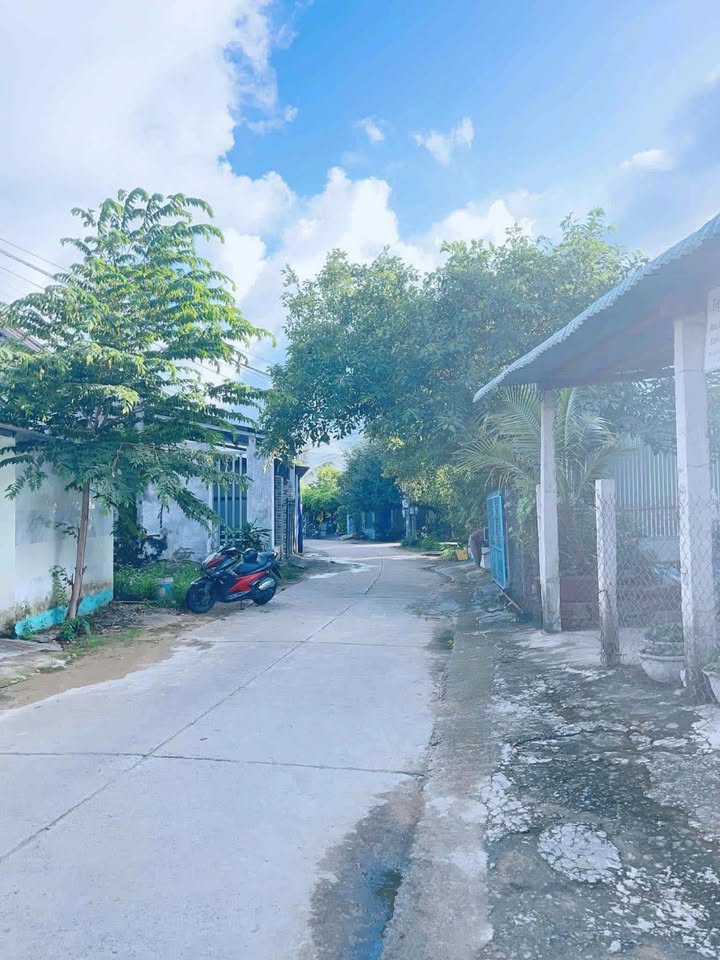 Đất nền Đông Hòa 156m² giá chỉ 7xx triệu - Kinh doanh thuận lợi!