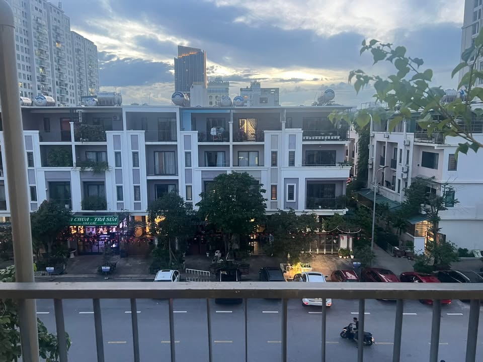 Cho thuê townhouse Greenbay Village 90m² giá 18 triệu - Không thể bỏ lỡ!