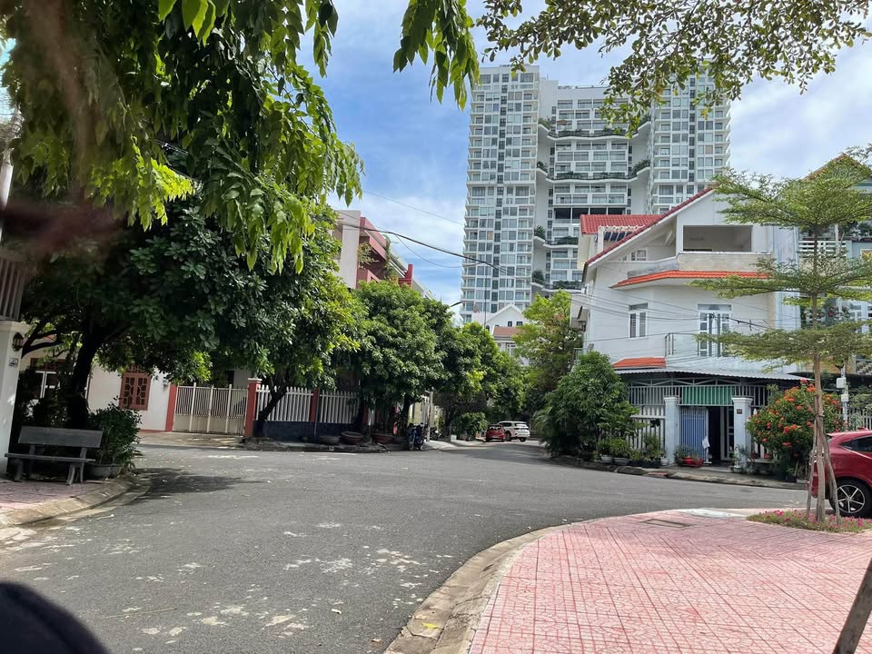 Nhà nguyên căn 3 tầng mặt tiền đường Ngô Văn Sở, Tuy Hòa - Cho thuê giá 8 triệu/tháng!