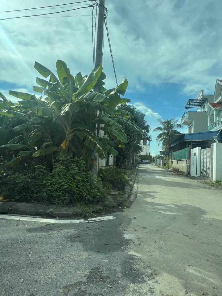 Đất ô góc 2 mặt tiền tại Vàng Danh 126m² - Vị trí đắc địa, giá tốt!