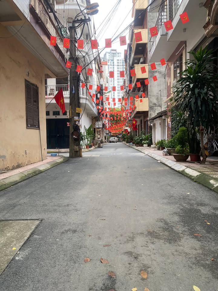 Nhà 4 tầng Phú Diễn Bắc Từ Liêm 50m² giá chỉ 1 tỷ - 3 mặt thoáng hiếm!