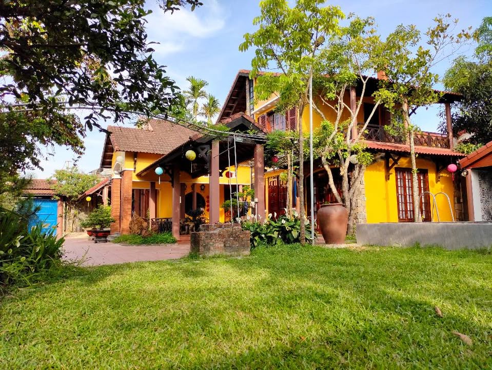 Nhà nguyên căn 5 phòng ngủ tại Nguyễn Tất Thành, Huế 1000m² - Thích hợp kinh doanh!