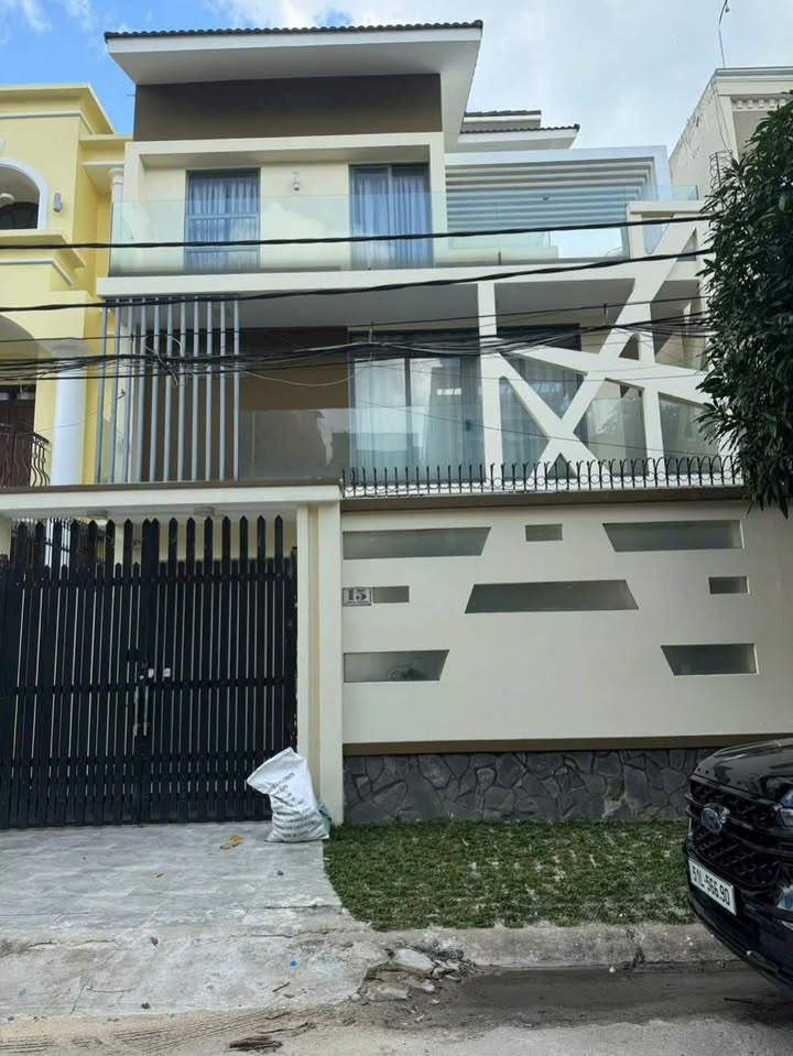 Biệt thự KDC Vĩnh Lộc, Bình Tân 200m² giá 17.5 tỷ - Tiện ích đầy đủ, giao thông thuận lợi!