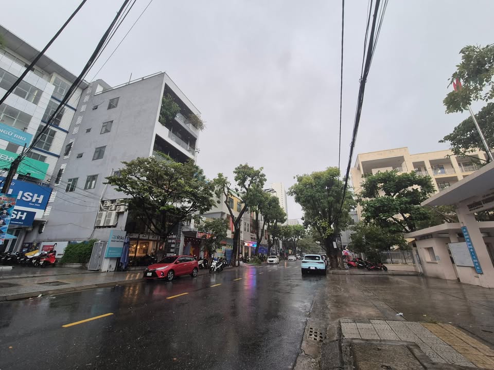 Nhà mặt tiền Lê Thánh Tôn, Hải Châu, Đà Nẵng 224m² giá 38 tỷ - Đầu tư sinh lời ngay!