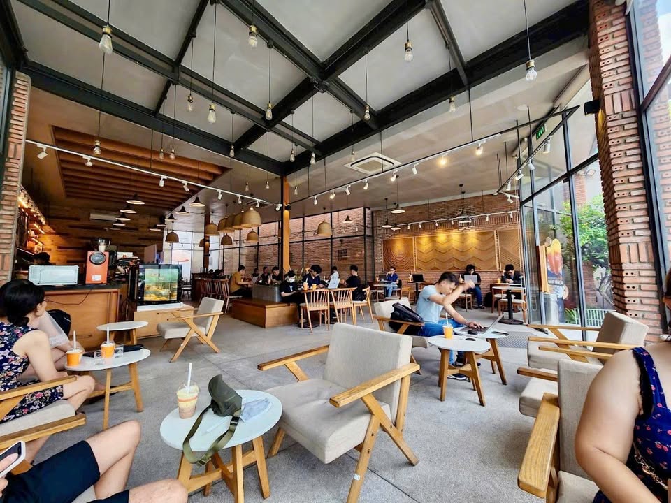 Cho thuê mặt bằng góc 2 mặt tiền đường C12, quận Tân Bình - Diện tích 850m², giá thỏa thuận!