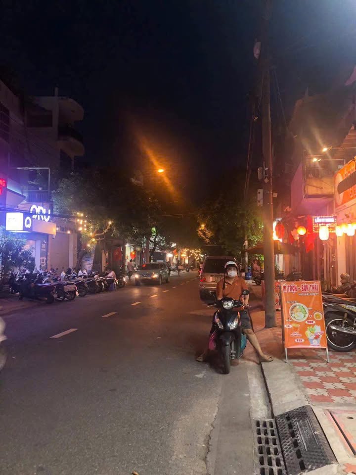 Cho thuê mặt tiền kinh doanh phường Bình Thọ Thủ Đức 120m² giá 20 triệu - Phù hợp cho gia đình và văn phòng!