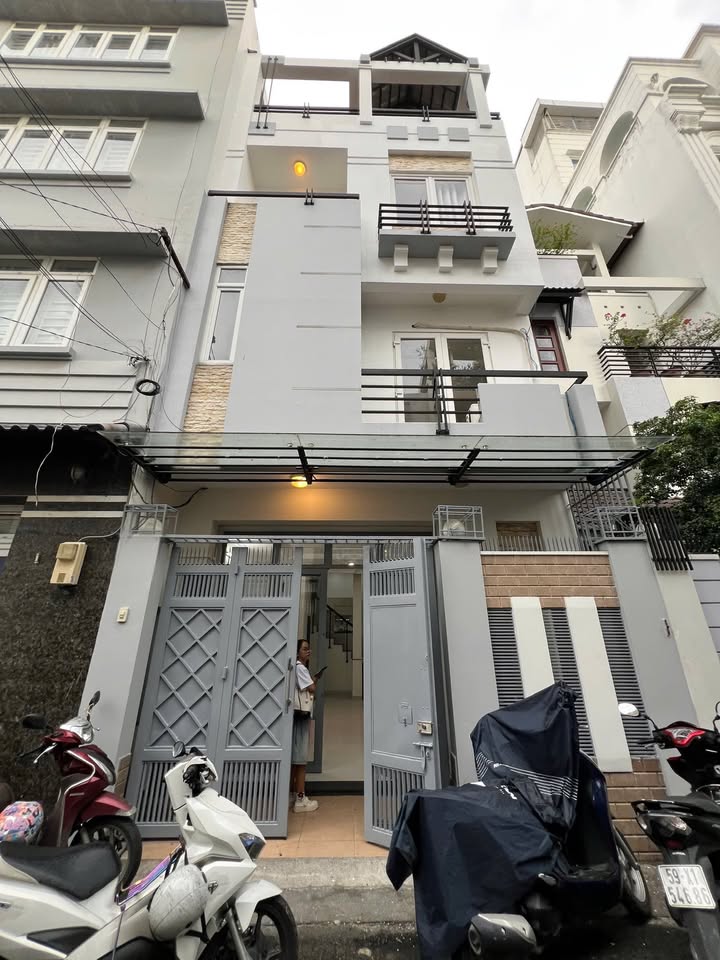 Nhà cho thuê Phú Nhuận 75m² giá 32 triệu - Nhà mới xây đẹp mắt!