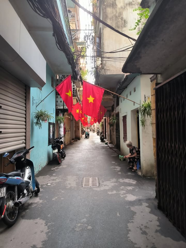 Nhà riêng Ngõ Chợ Khâm Thiên 25m² giá 6.79 tỷ - Lô góc thoáng mát, ô tô vào tận nhà!