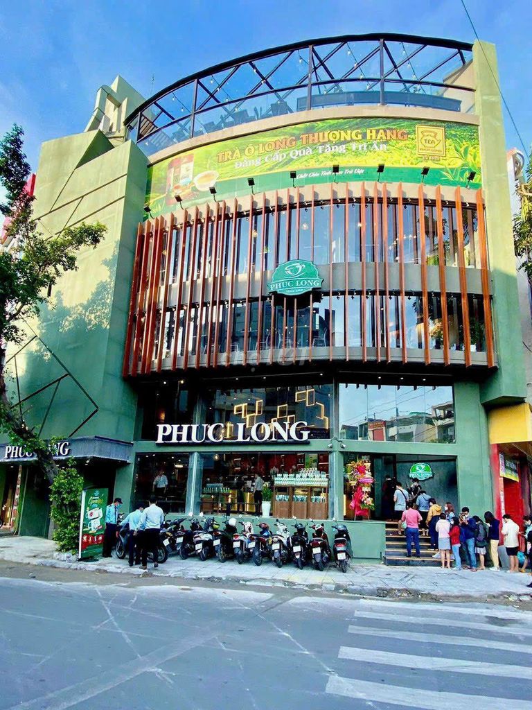 Nhà Mặt Tiền Lê Lai Quận 1 180m² Giá 190 triệu - Khu vực sầm uất, kinh doanh đắc địa!