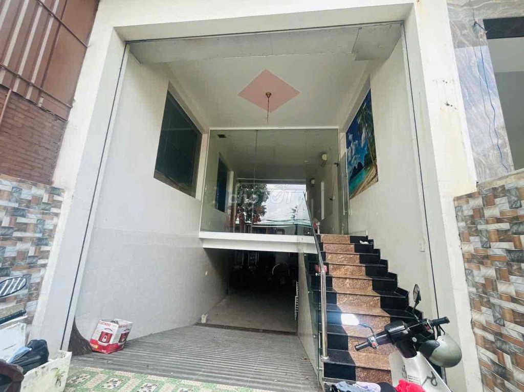 Nhà cho thuê nguyên căn mặt tiền Kha Vạn Cân, 120m² giá 40 triệu - Sẵn sàng làm văn phòng!