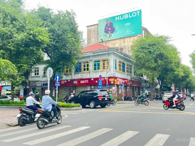 Cho thuê góc 2MT Số 156 Pasteur, Quận 1 - Địa điểm kinh doanh lý tưởng!
