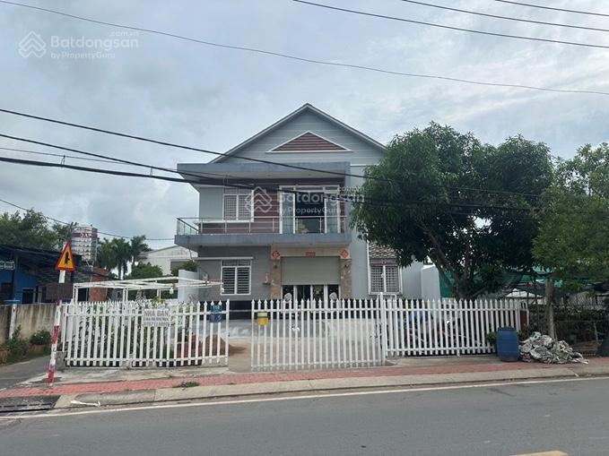 Bán nhà 2 mặt tiền Dương Đình Cúc, Bình Chánh 211m² giá 10 tỷ - Cơ hội đầu tư tuyệt vời!